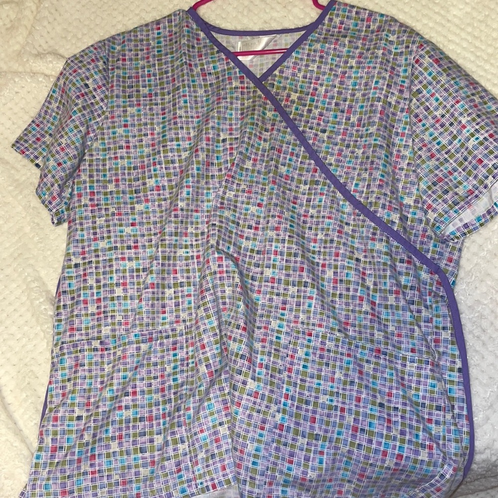 Size:L Scrub Top